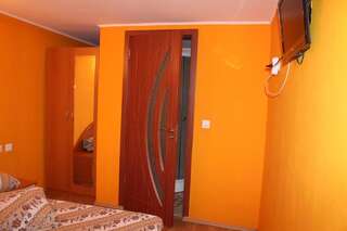 Гостевой дом Pensiunea Anisoara Chişcău Двухместный номер с 1 кроватью и собственной ванной комнатой-6